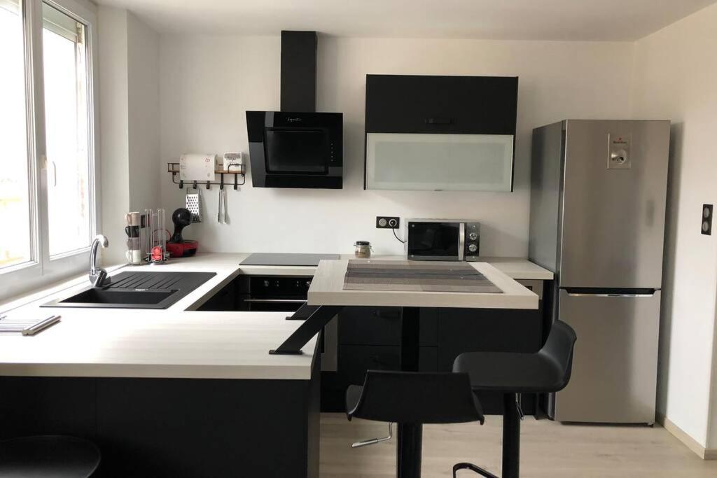 Appartement De Adrien Garage Prive Charleville-Mézières Exterior foto