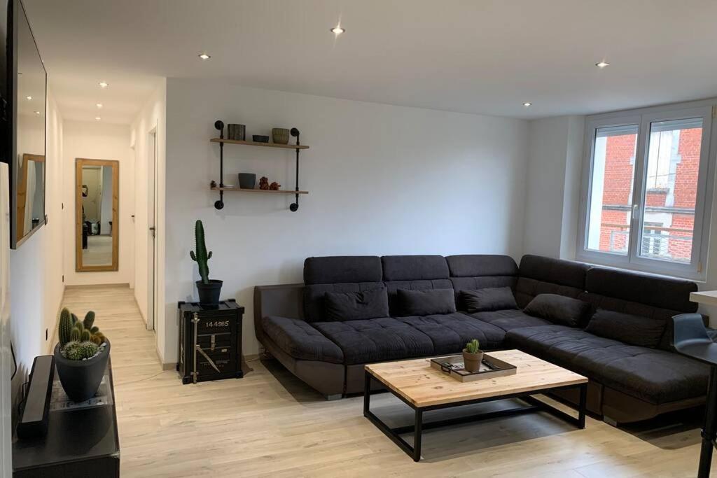 Appartement De Adrien Garage Prive Charleville-Mézières Exterior foto