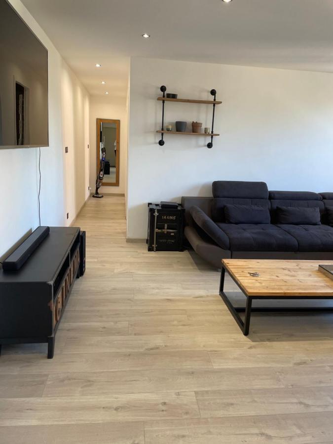 Appartement De Adrien Garage Prive Charleville-Mézières Exterior foto